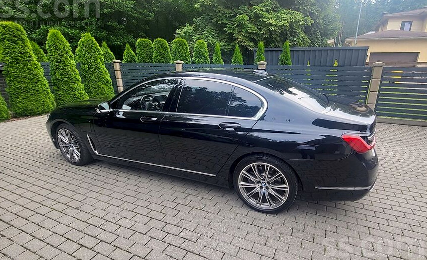 BMW 745 — foto 3