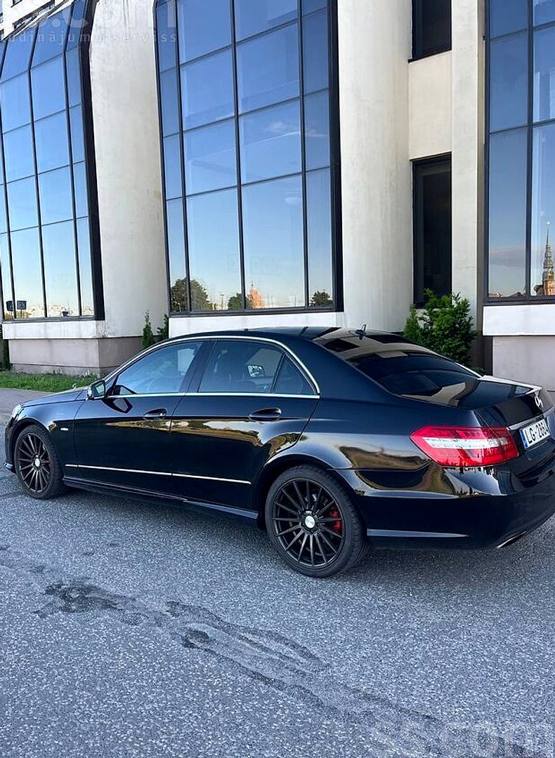 Mercedes-Benz E350 — foto 4