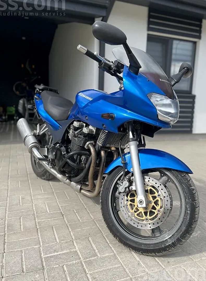 Kawasaki Zr750F, 2002. gads