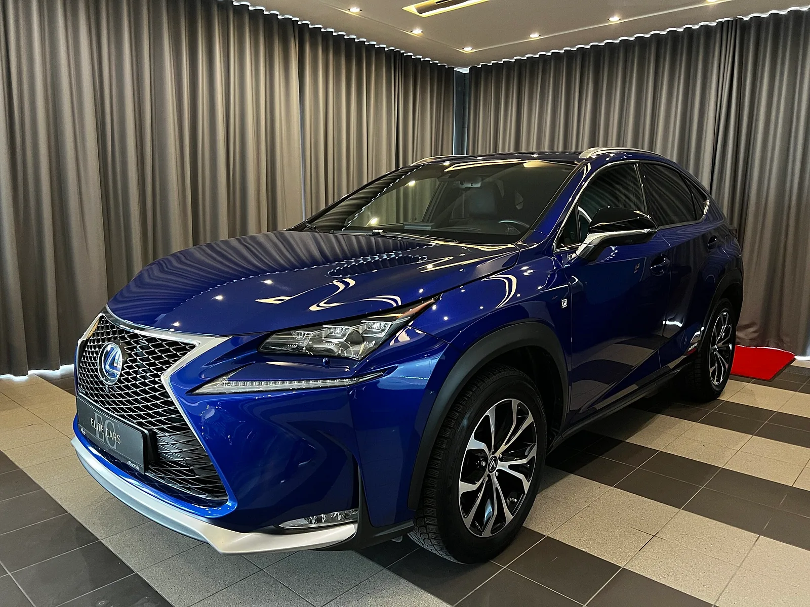 Lexus NX 300H, 2017. gads