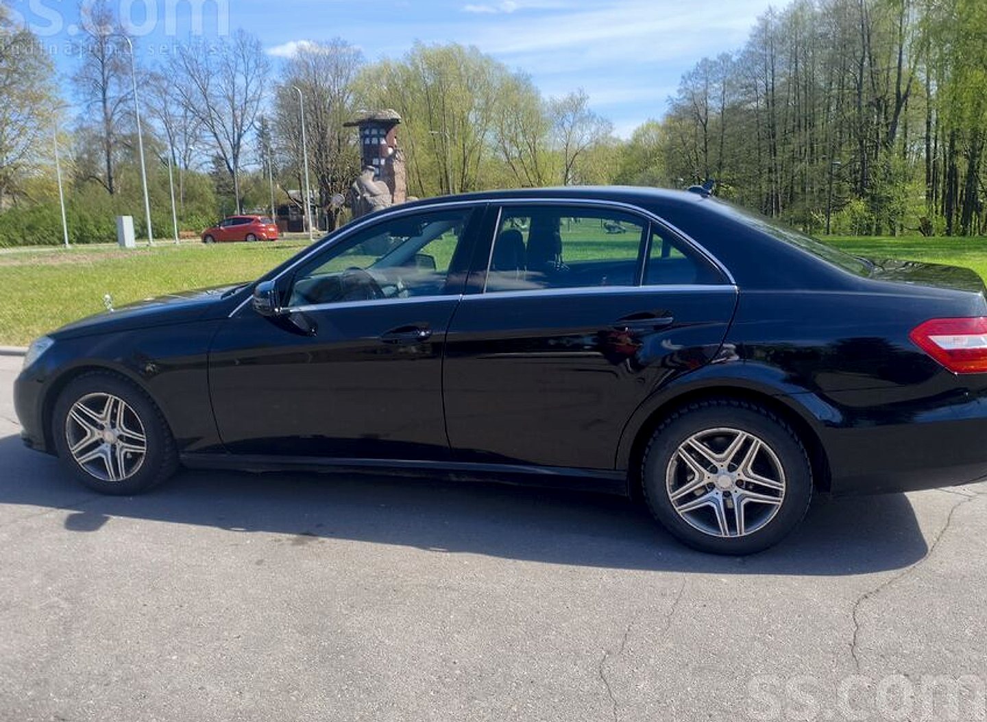 Mercedes-Benz E220 — foto 2