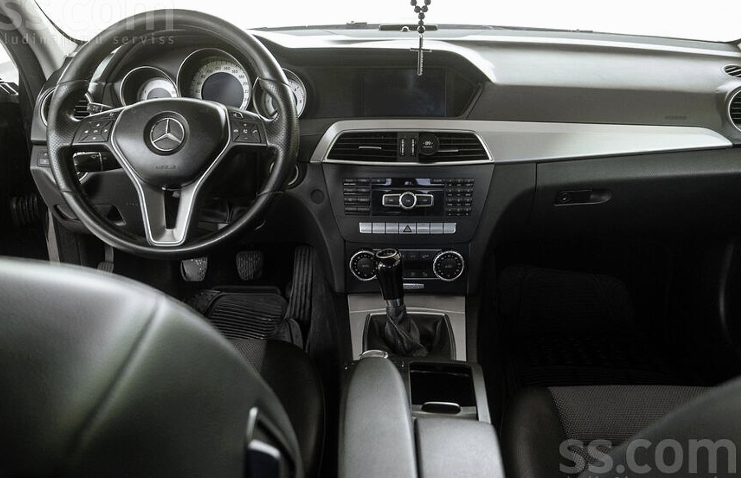 Mercedes-Benz C220 — foto 5