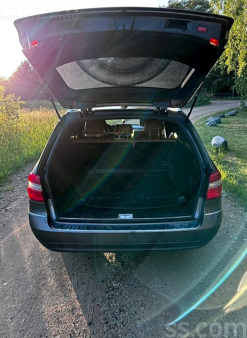 Mercedes-Benz E220 — foto 6