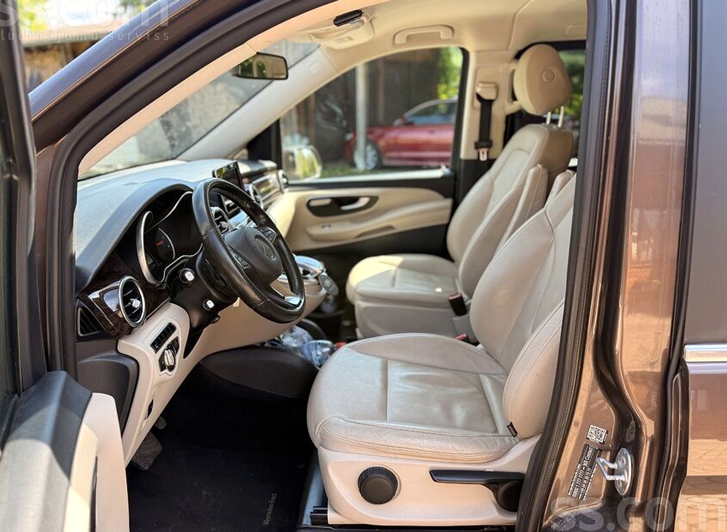 Mercedes-Benz V220 — foto 5