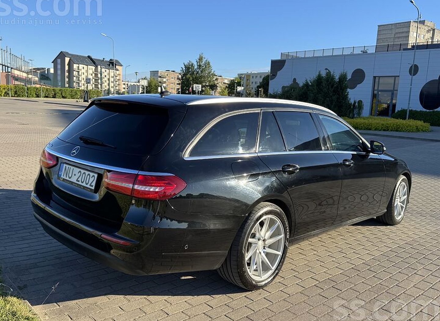 Mercedes-Benz E220 — foto 3
