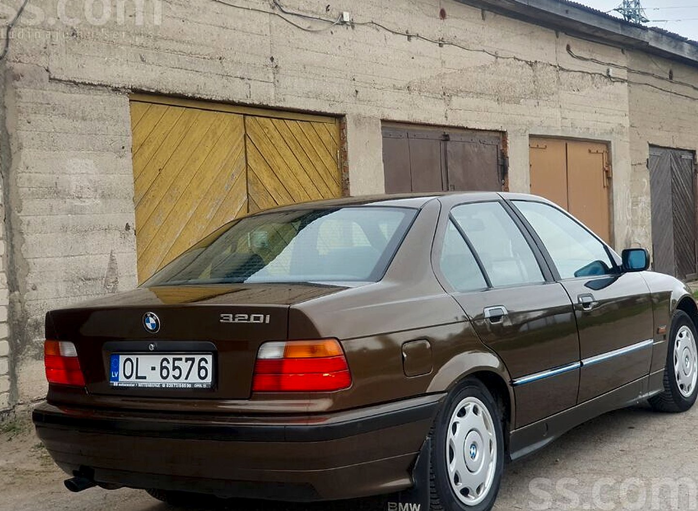 BMW 320 — foto 4