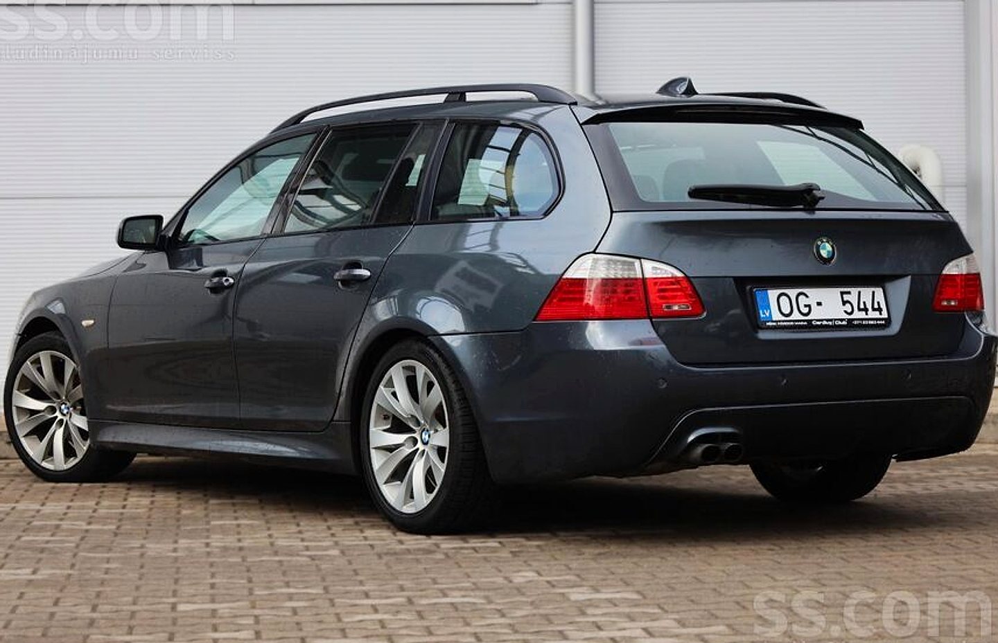 BMW 523 — foto 4