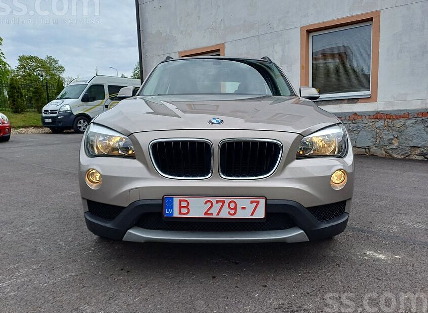 BMW X1 — foto 2