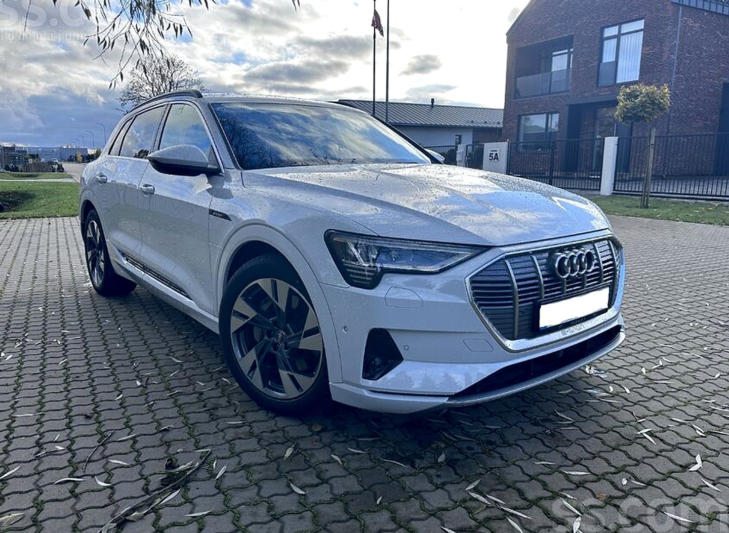 Audi E-tron — foto 4