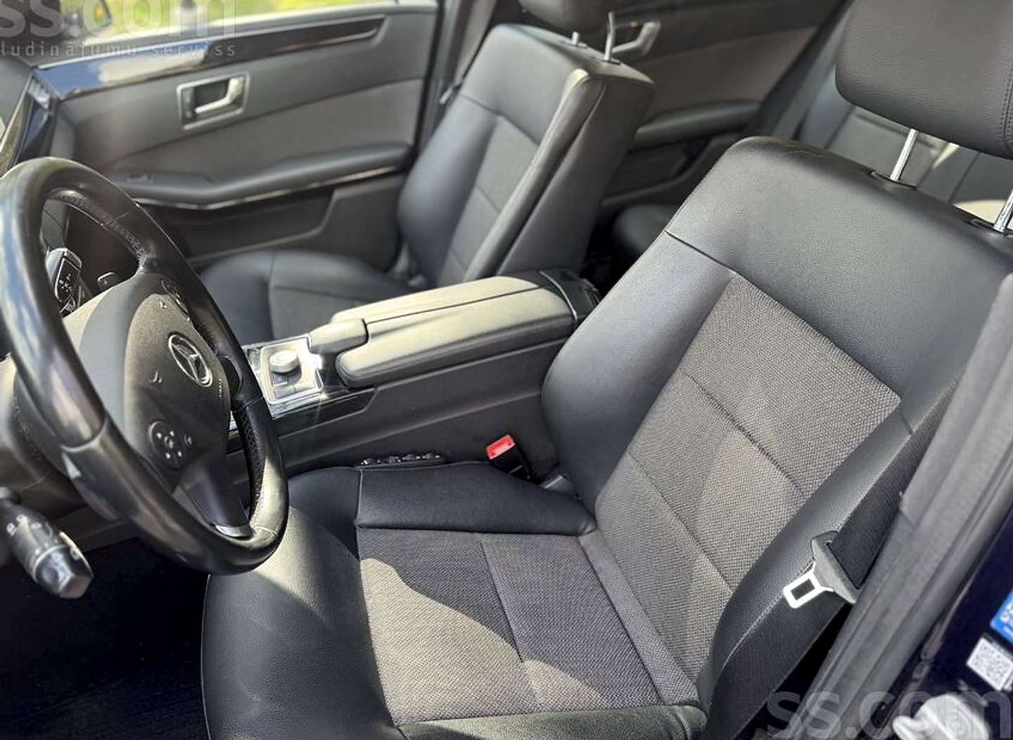 Mercedes-Benz E300 — foto 6