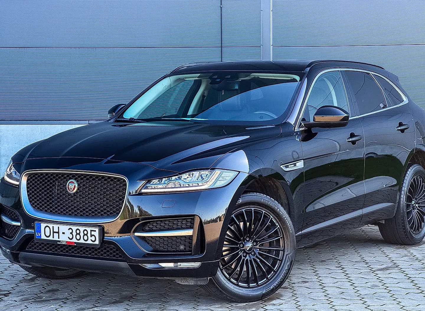 Jaguar F-Pace, 2017. gads