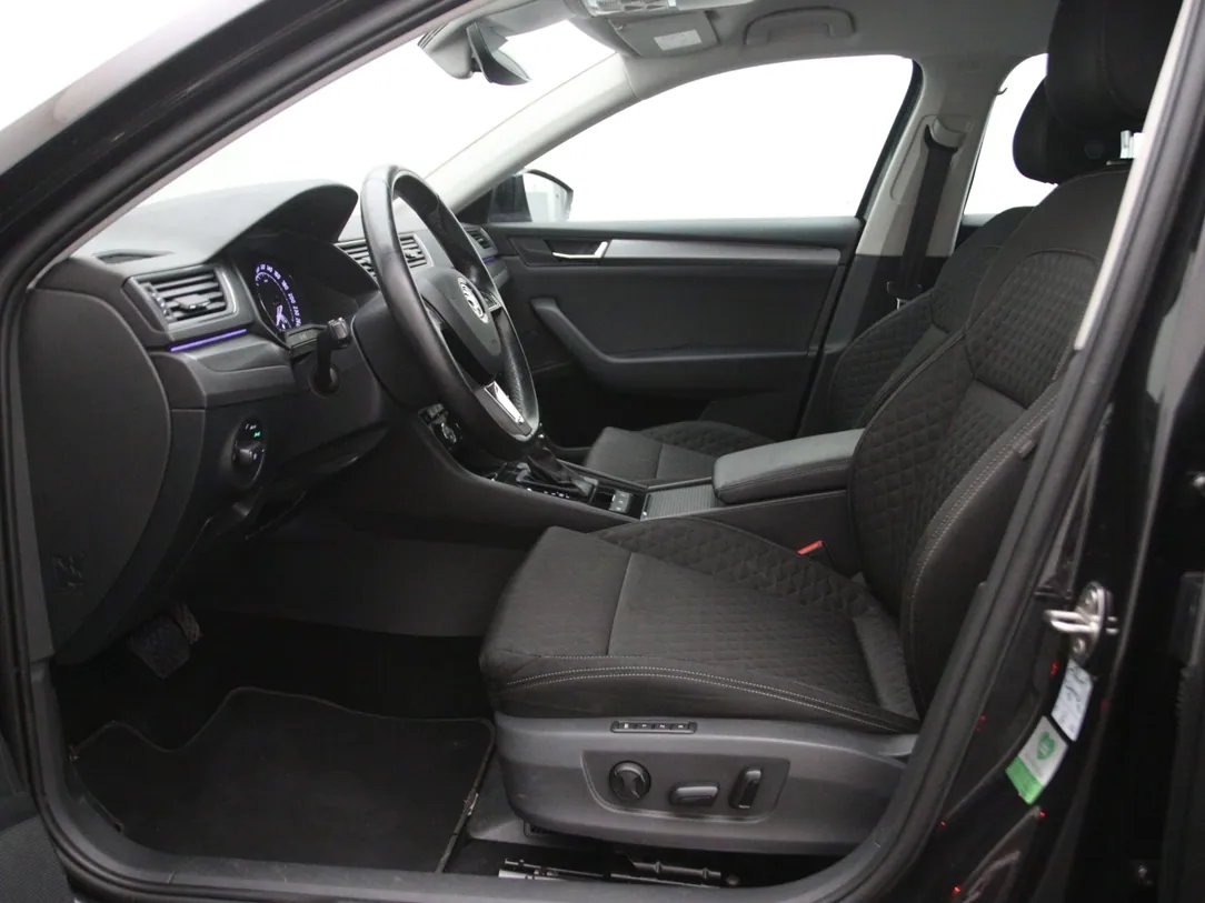 Škoda Superb — foto 5