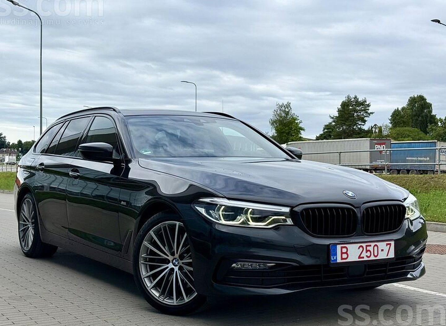BMW 530 — foto 4