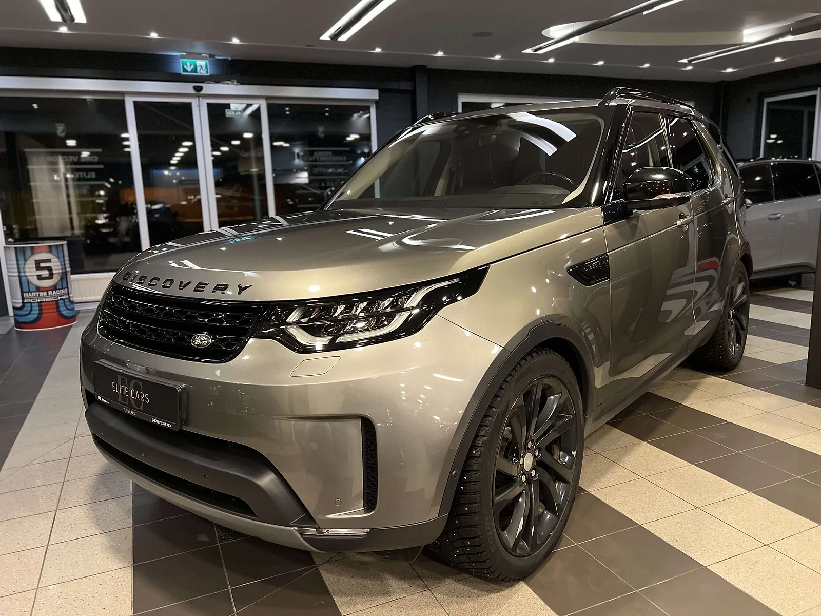 Land Rover Discovery, 2017. gads
