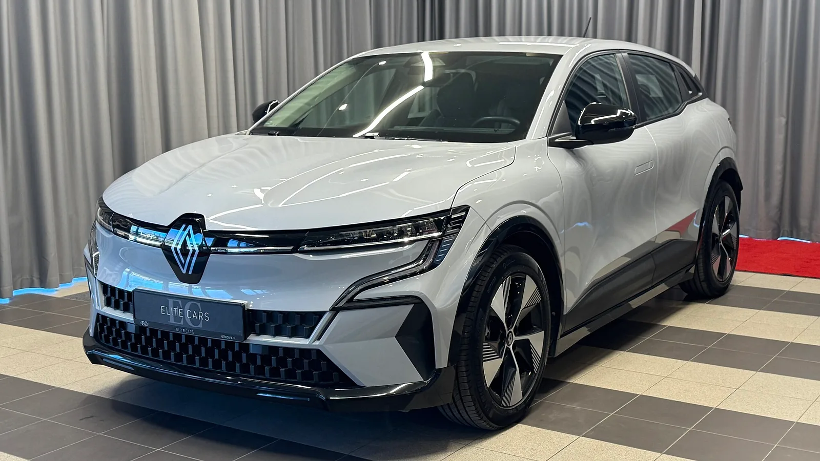 Renault Megane E-Tech, 2023. gads