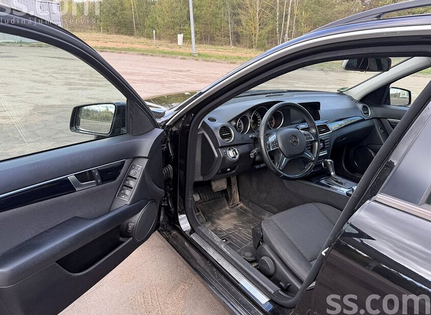 Mercedes-Benz C200 — foto 5
