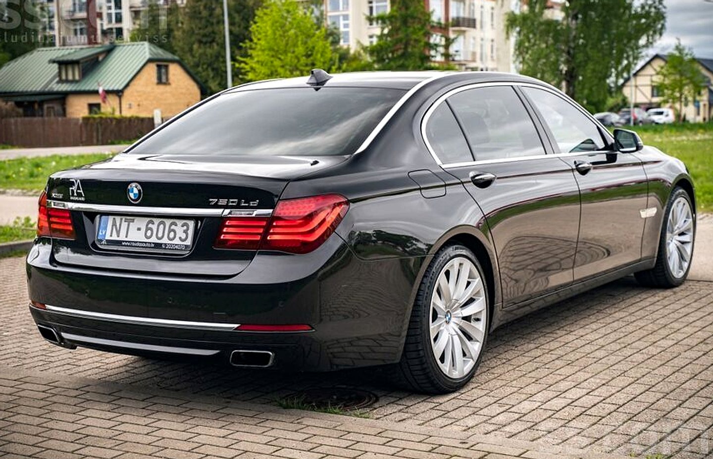 BMW 750 — foto 4
