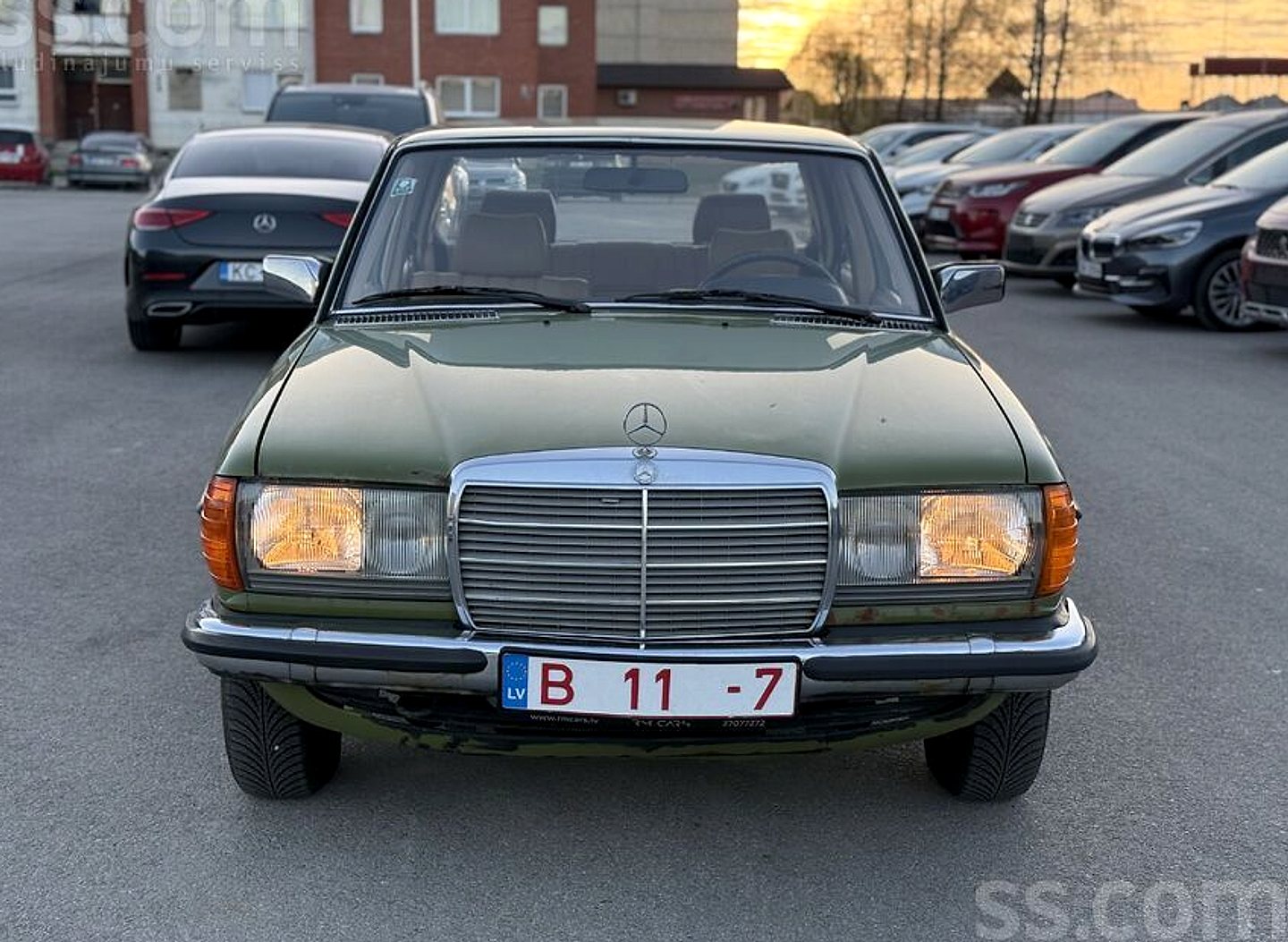 Mercedes-Benz E240 — foto 6