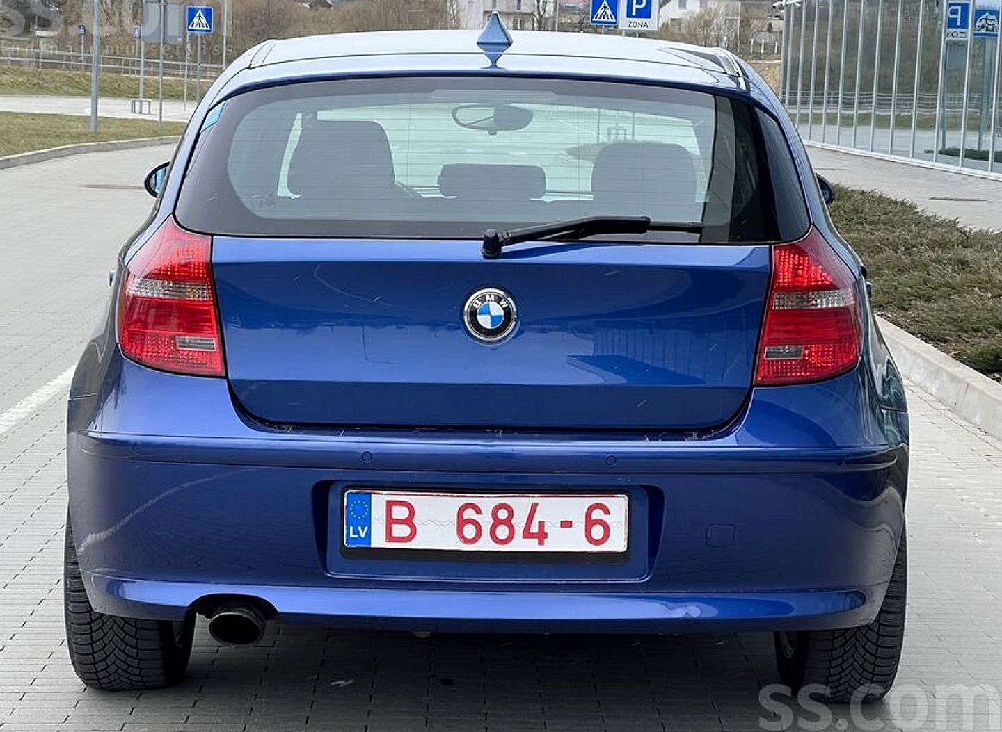 BMW 118 — foto 6