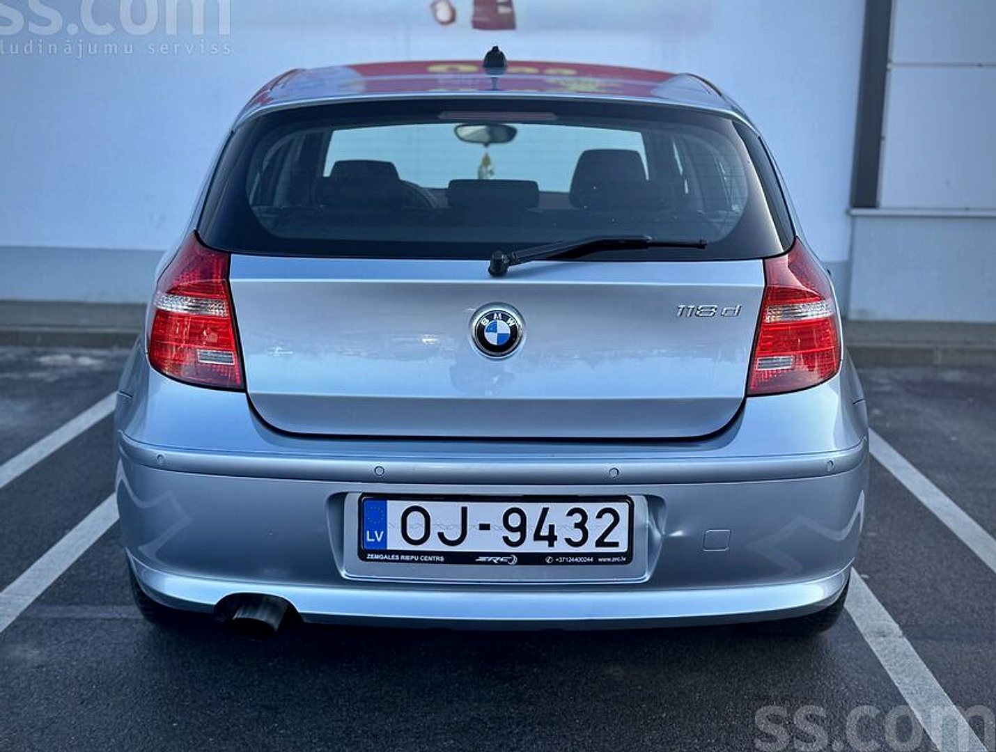 BMW 118 — foto 6