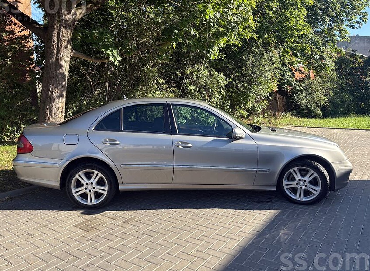 Mercedes-Benz E300 — foto 5