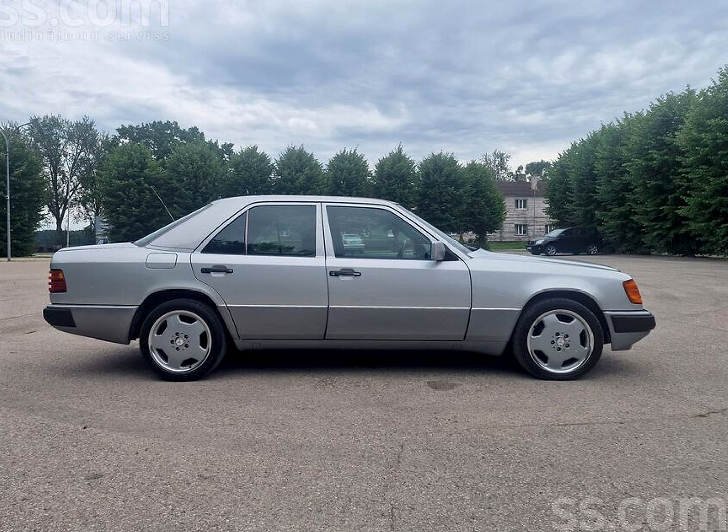 Mercedes-Benz E320 — foto 5