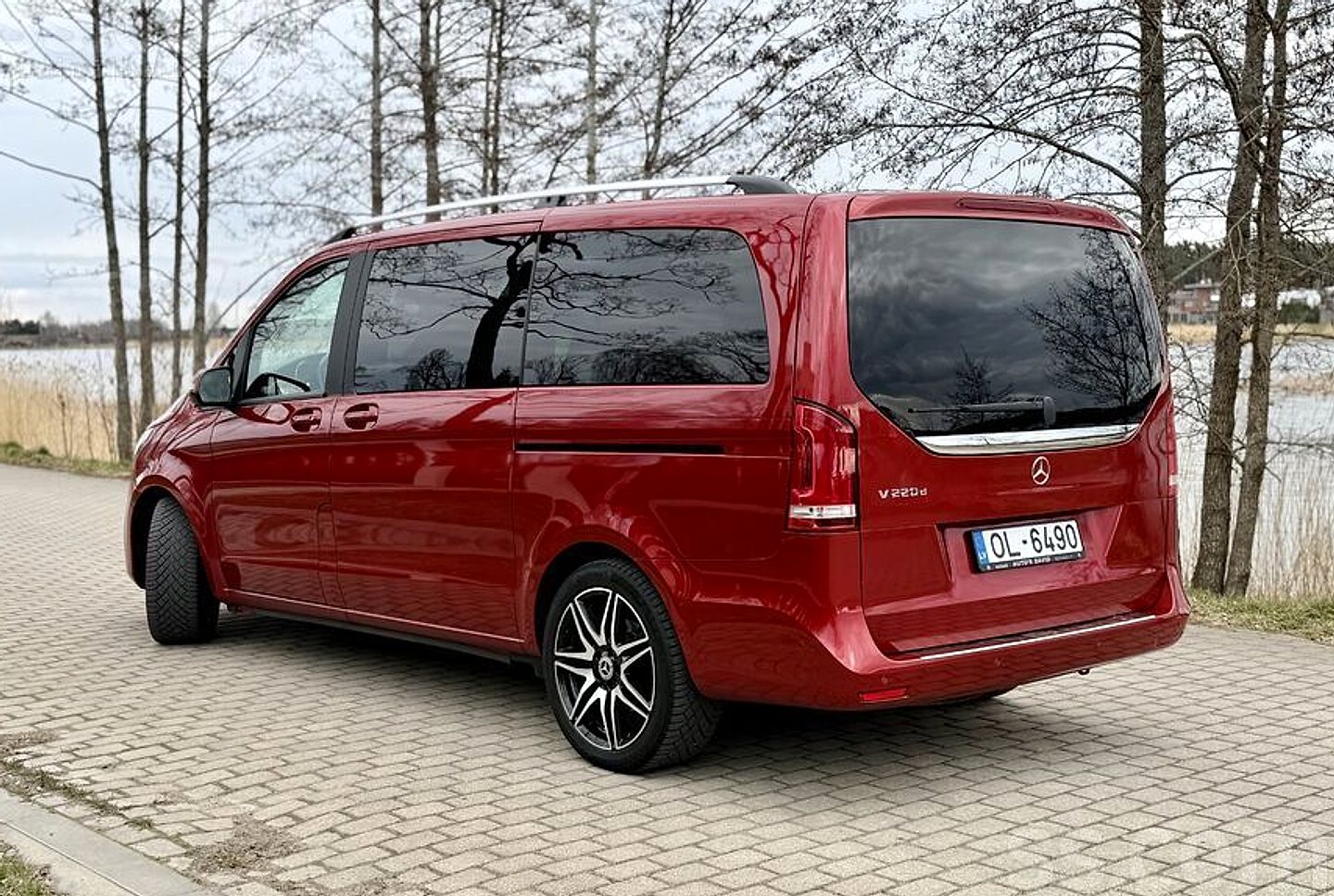 Mercedes-Benz V220 — foto 2