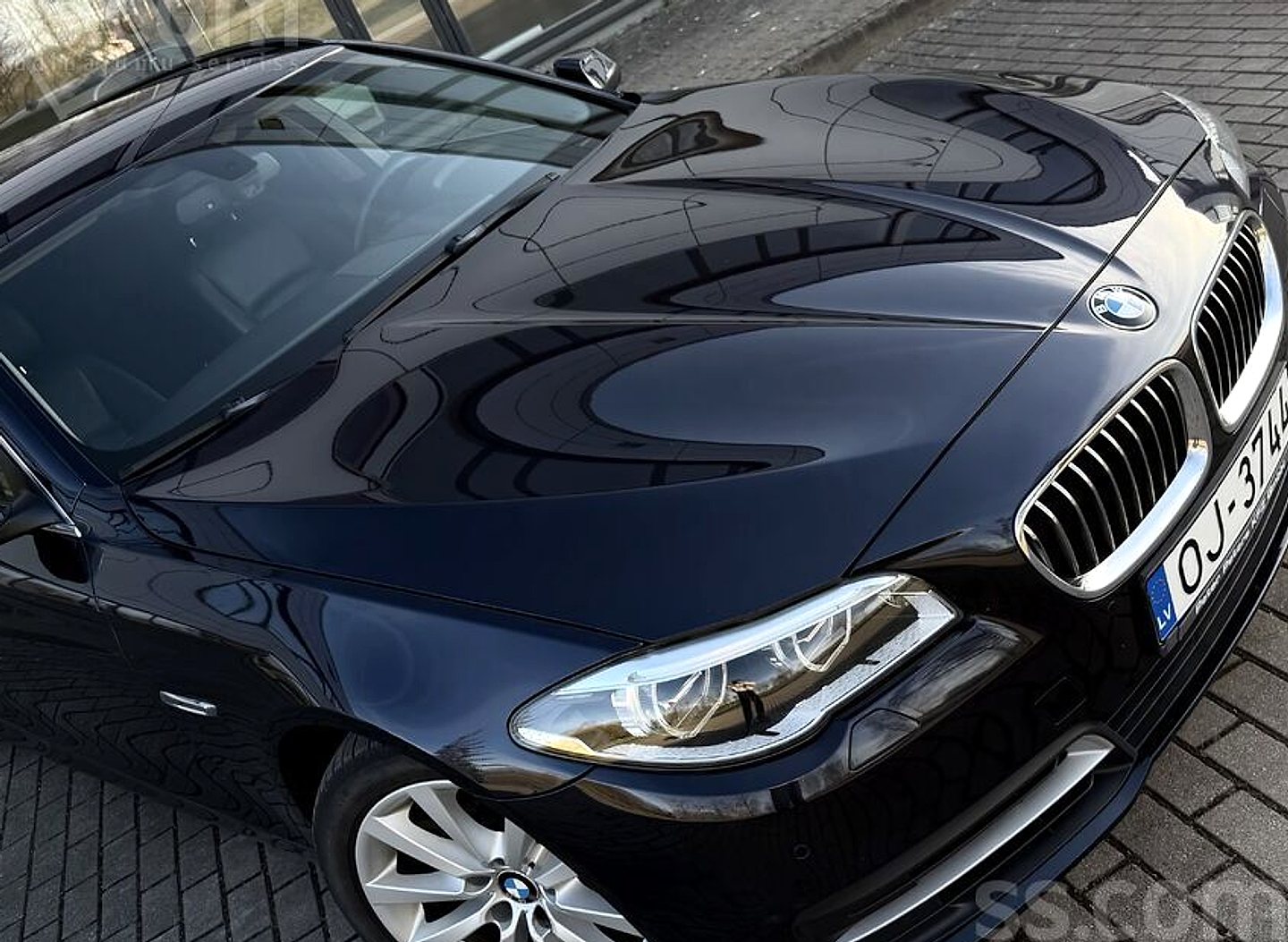 BMW 520 — foto 2
