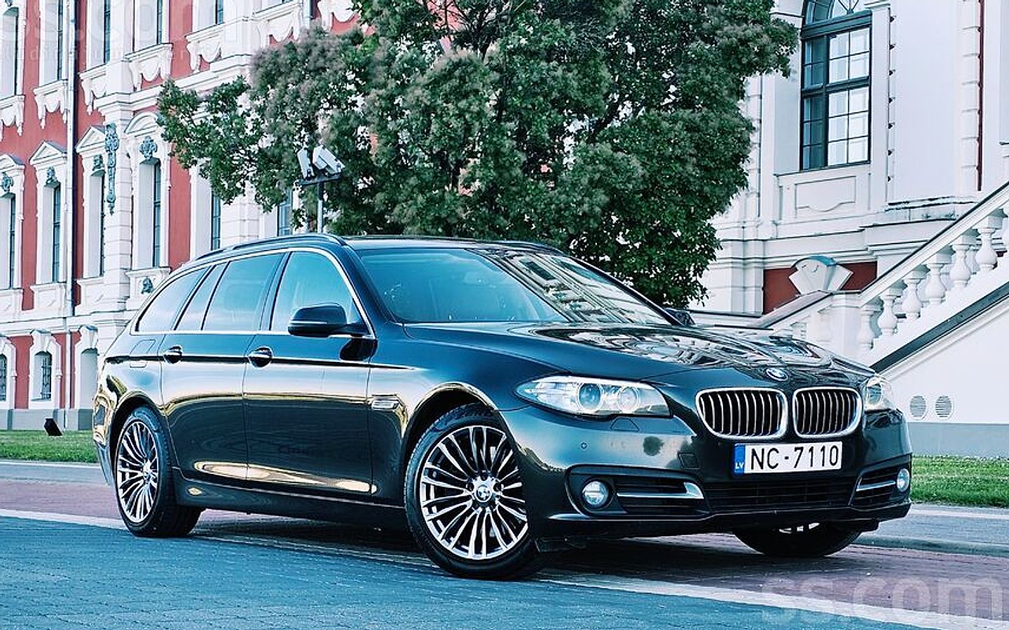 BMW 530 — foto 2