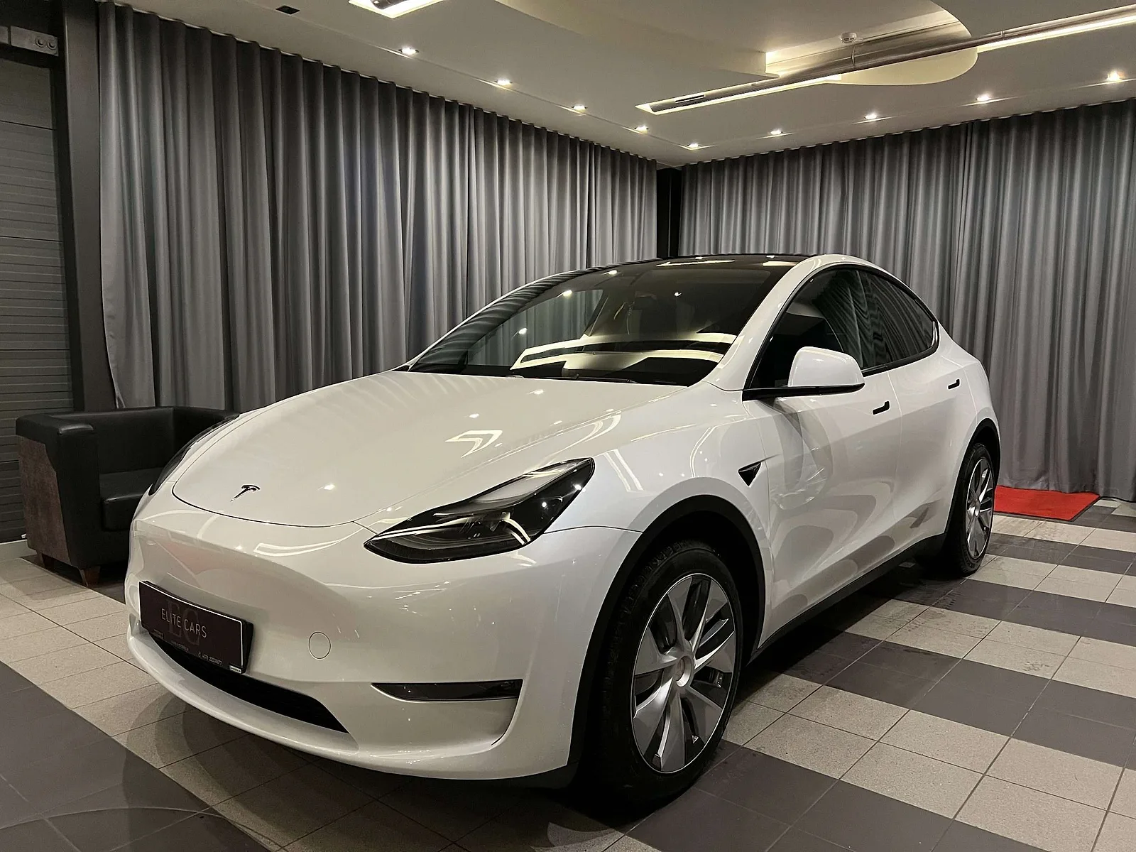 Tesla Y, 2023. gads
