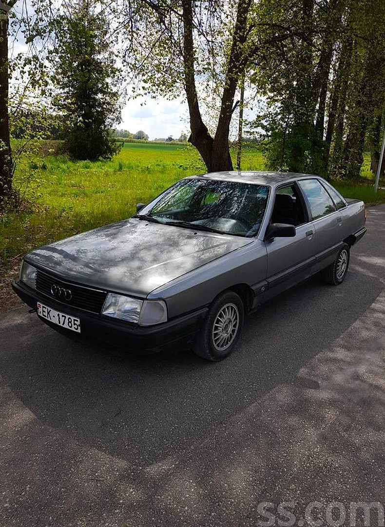 Audi 100, 1990. gads