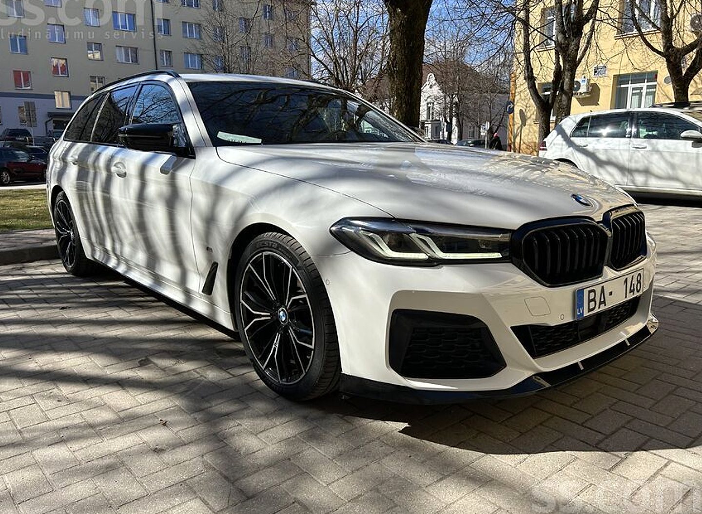 BMW 520 — foto 2