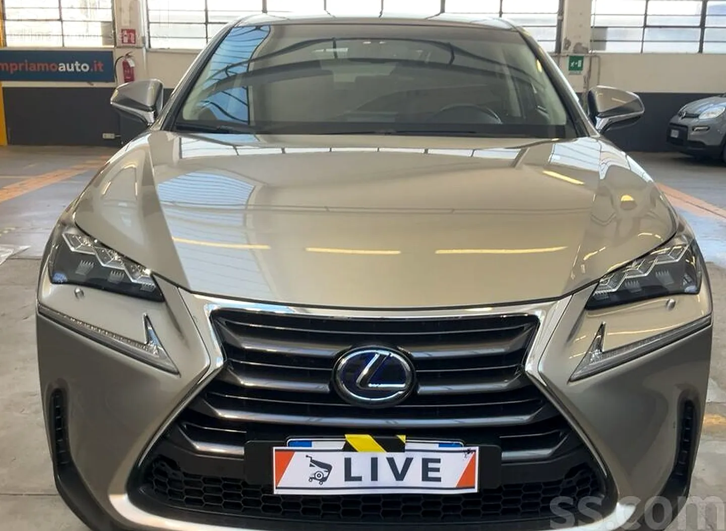 Lexus NX, 2016. gads