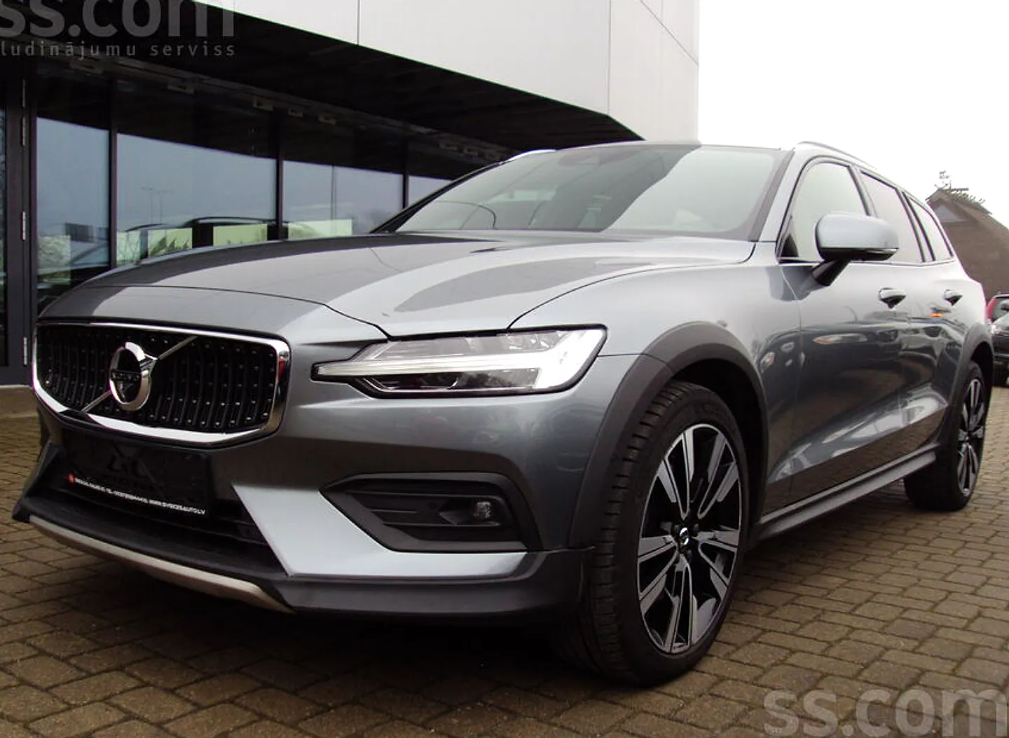 Volvo V60, 2020. gads