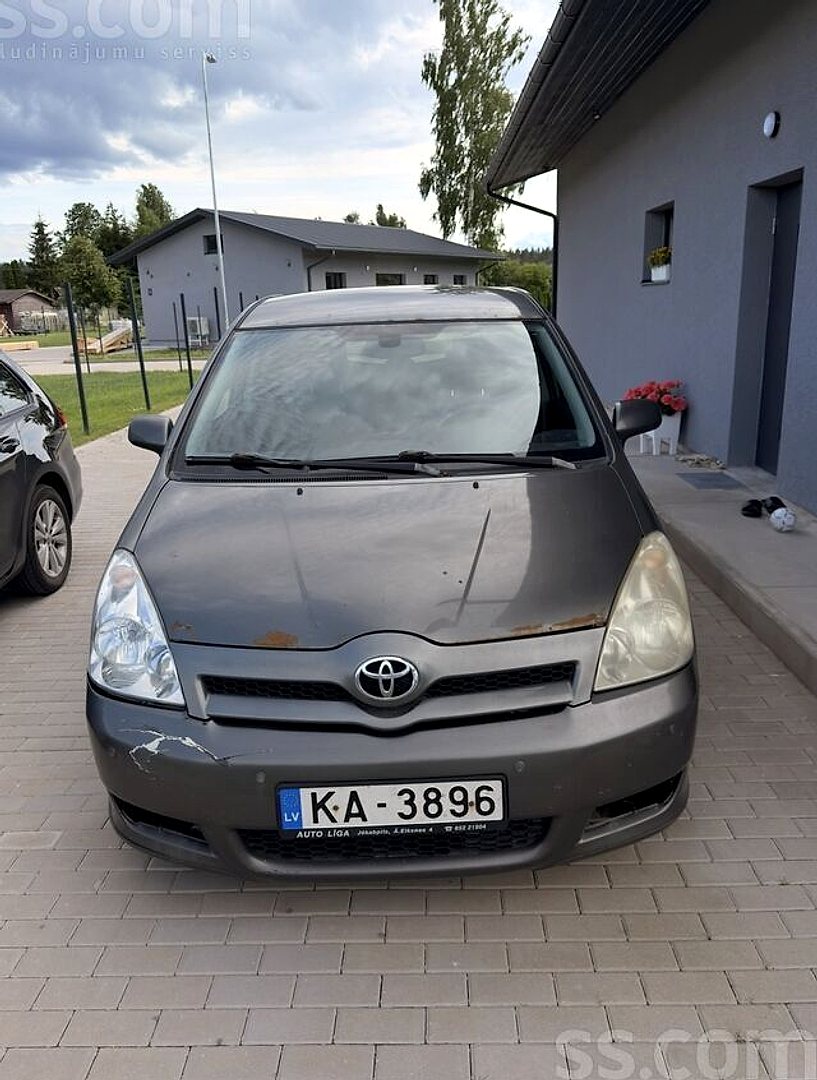 Toyota Corolla Verso — foto 3