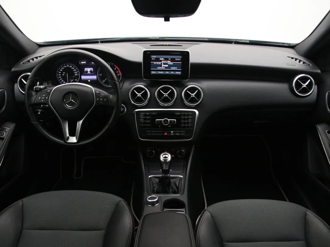 MERCEDES BENZ A180 — foto 3