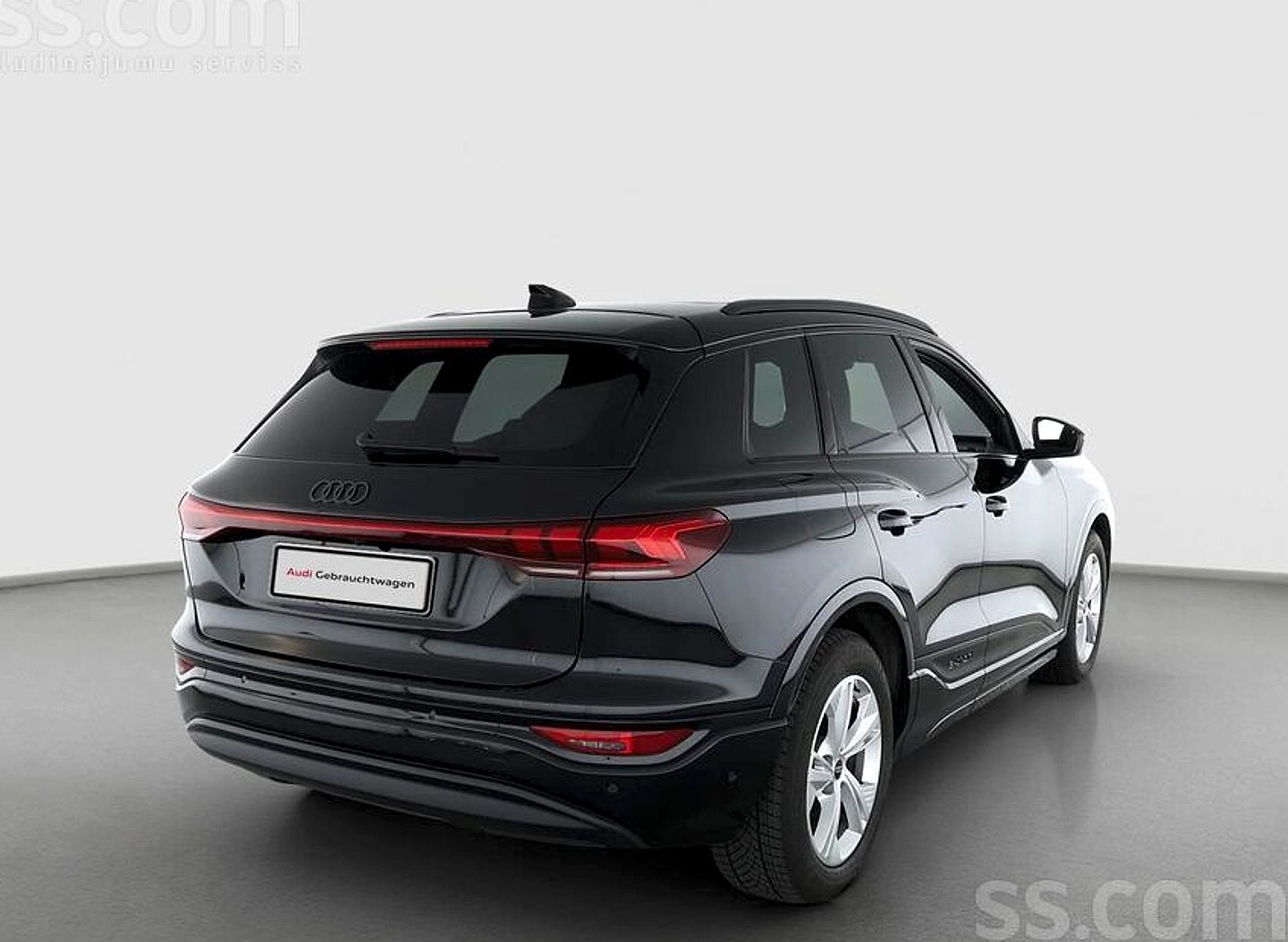 Audi E-tron — foto 2