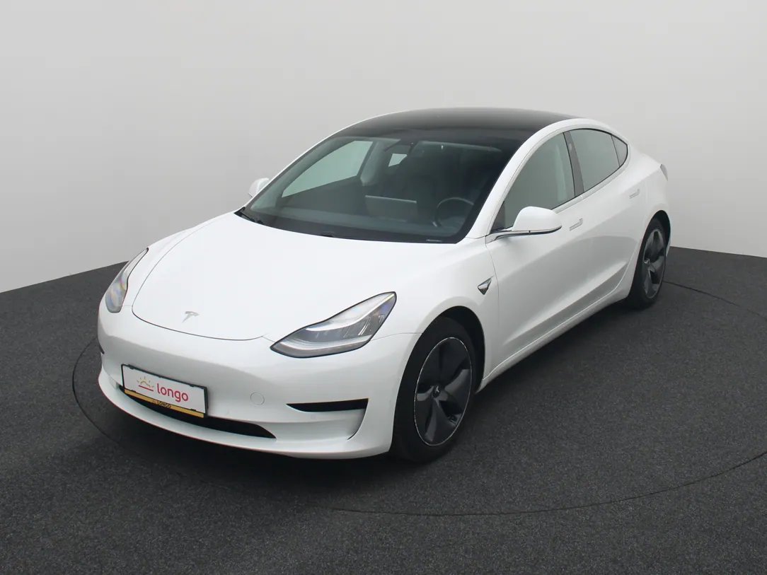 TESLA Model 3 — foto 2
