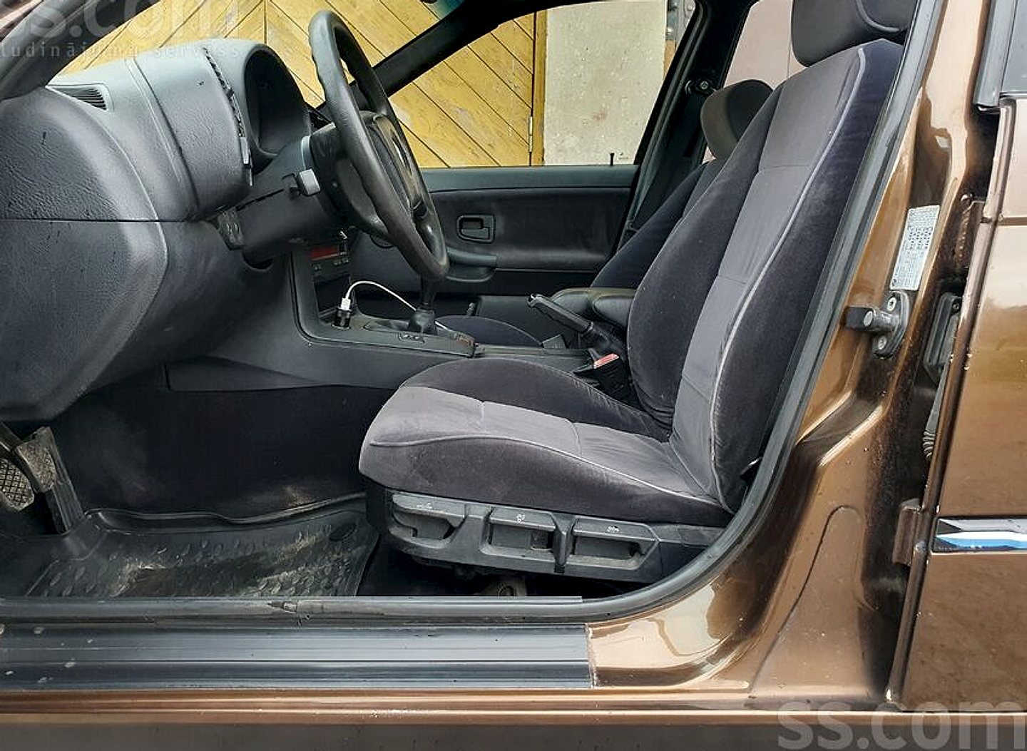 BMW 320 — foto 6