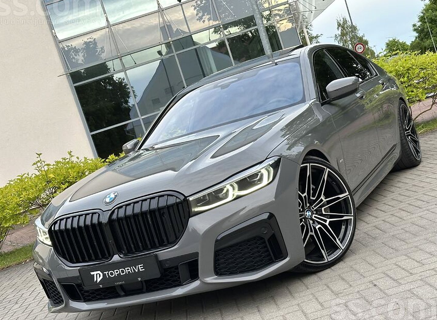 BMW 750 — foto 4