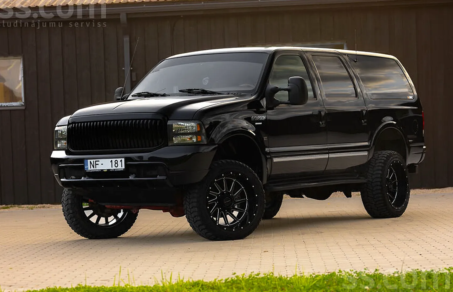 Ford Excursion, 2002. gads