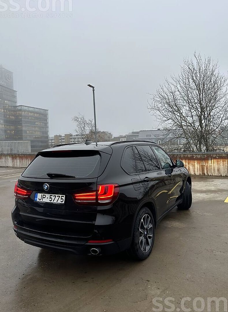 BMW X5 — foto 2