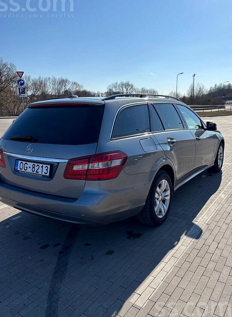 Mercedes-Benz E200 — foto 4