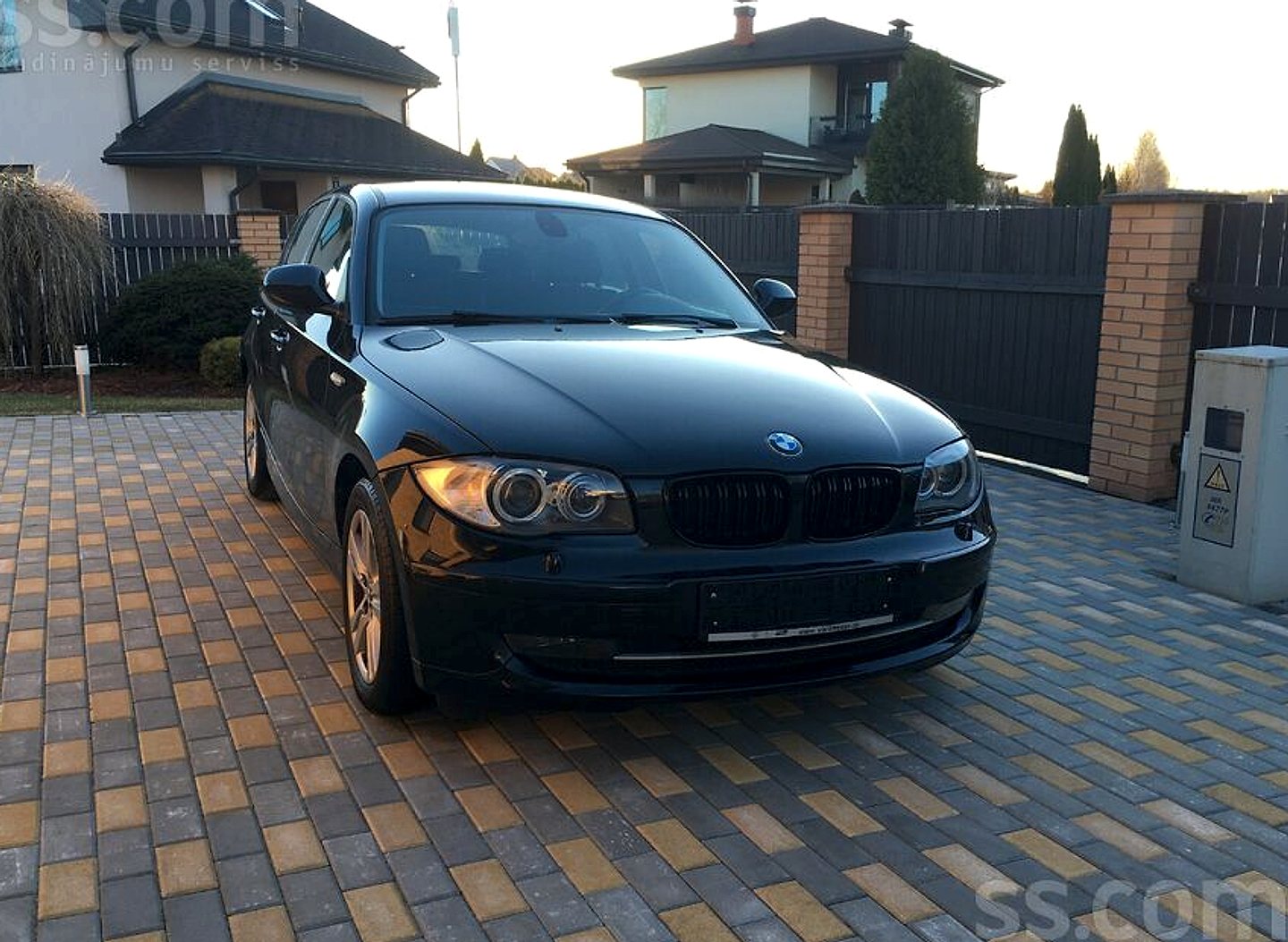 BMW 118 — foto 2