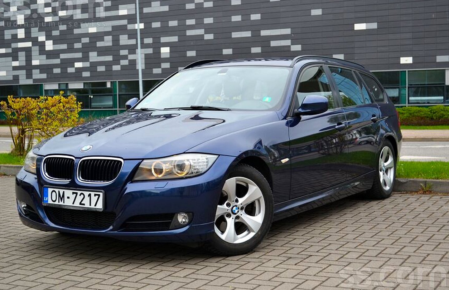 BMW 320 — foto 2