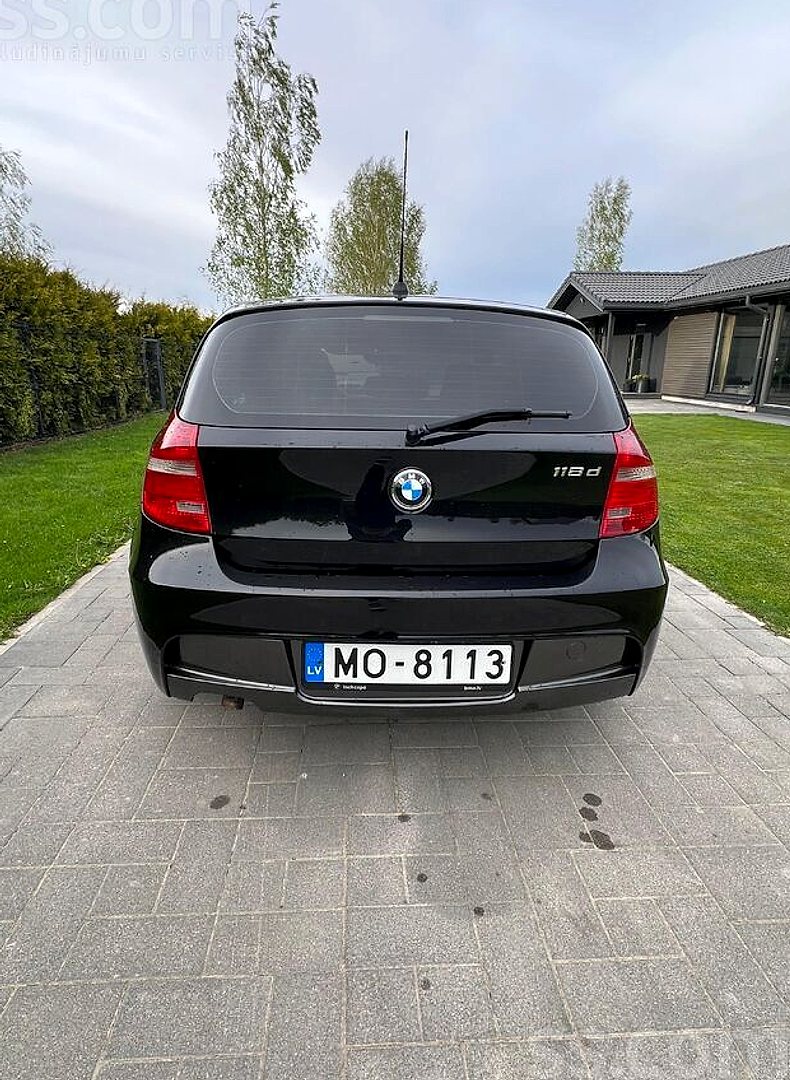 BMW 118 — foto 5