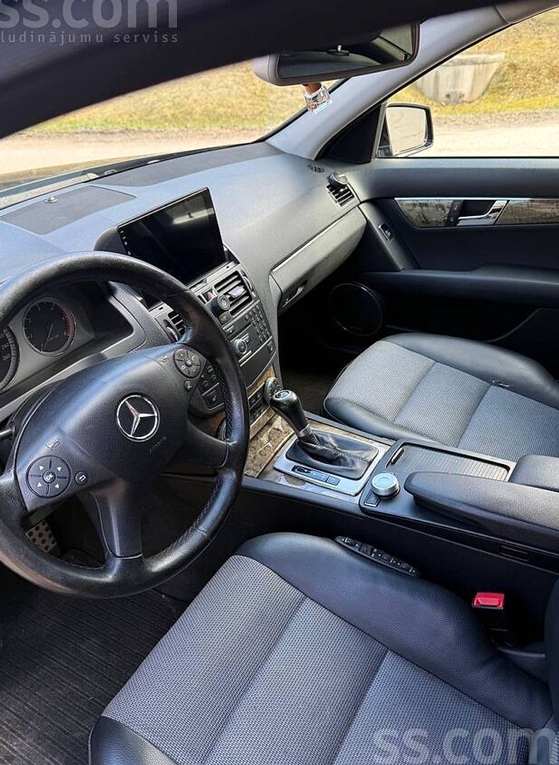 Mercedes-Benz C320 — foto 4