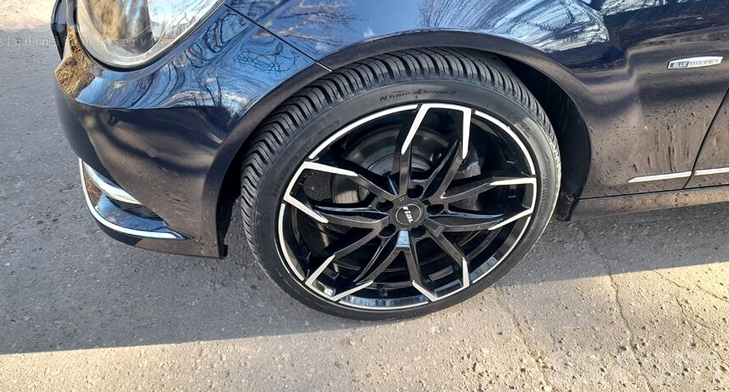 Mercedes-Benz C200 — foto 5