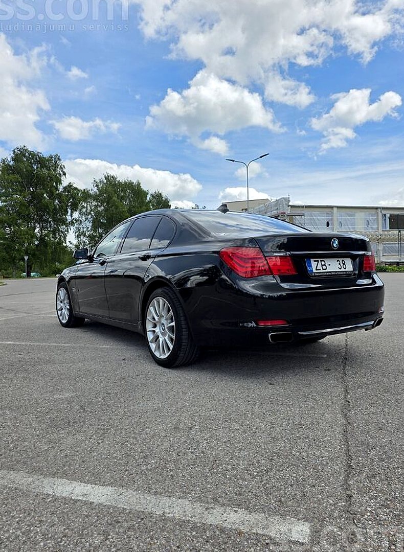 BMW 740 — foto 2