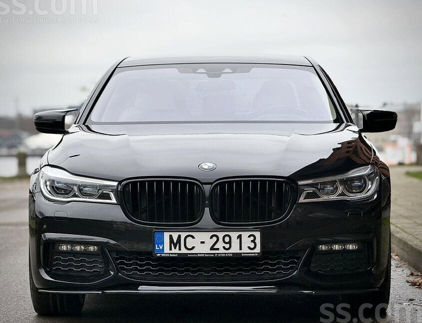 BMW 750 — foto 5